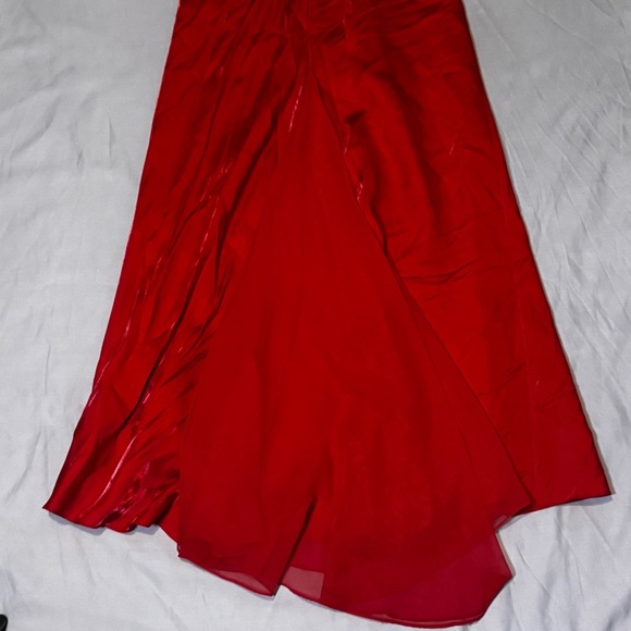 Elegant Red Niki Livas Formal Dress Sz 14 - Picture 3 of 5